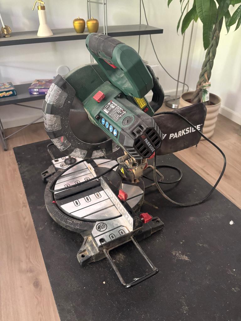 Parkside afkortzaag 1500w, Ophalen of Verzenden, Zo goed als nieuw, Afkortzaag, 30 tot 70 mm