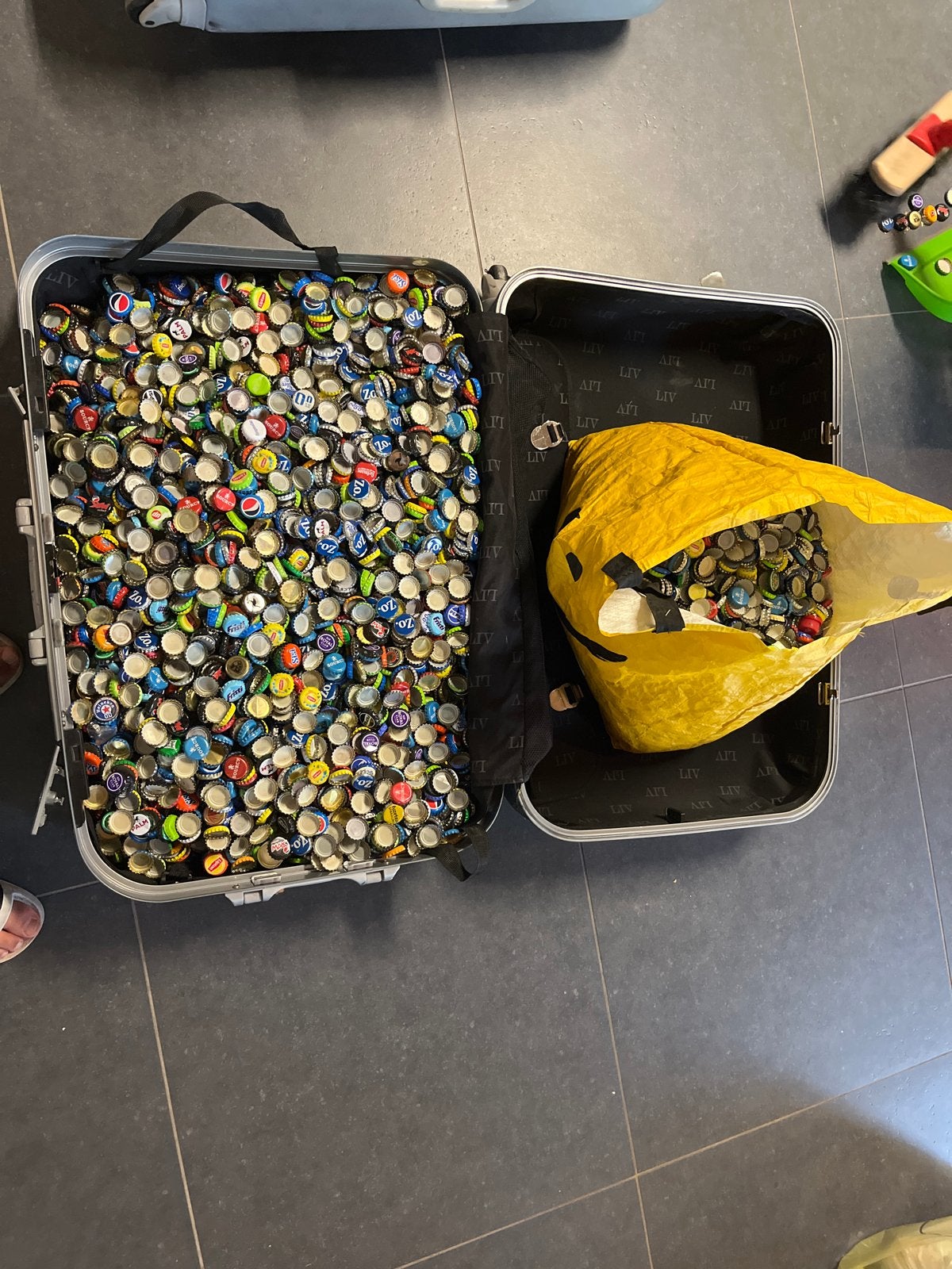 Grote verzameling kroonkurken (bierdoppen) en twee koffers, Ophalen of Verzenden, Gebruikt