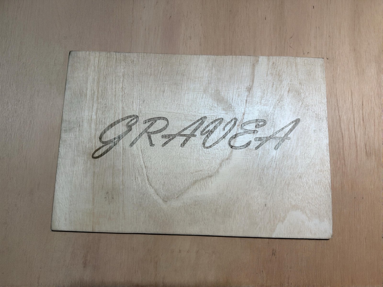 Gepersonaliseerde Houten Wandplank met Gravure, Gravea, Verzenden, Zo goed als nieuw, 3299BS