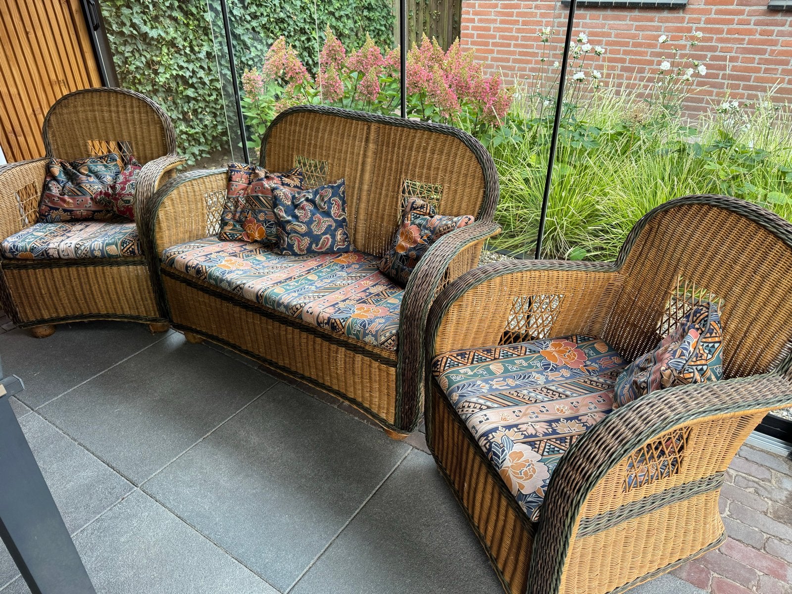 Rotan zitgroep met 2 stoelen en 1 tweezitsbank, Ophalen, Gebruikt, 150 tot 200 cm, Vierpersoons of meer