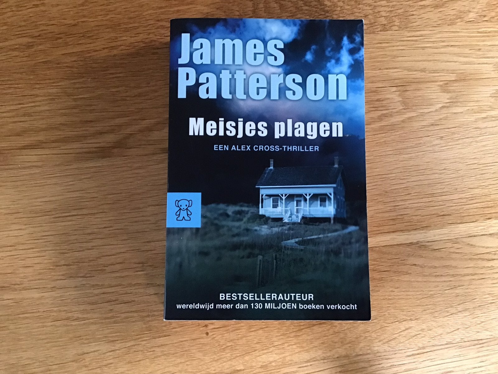 James Patterson Meisjes plagen (Alex cross triller), Ophalen of Verzenden, Zo goed als nieuw