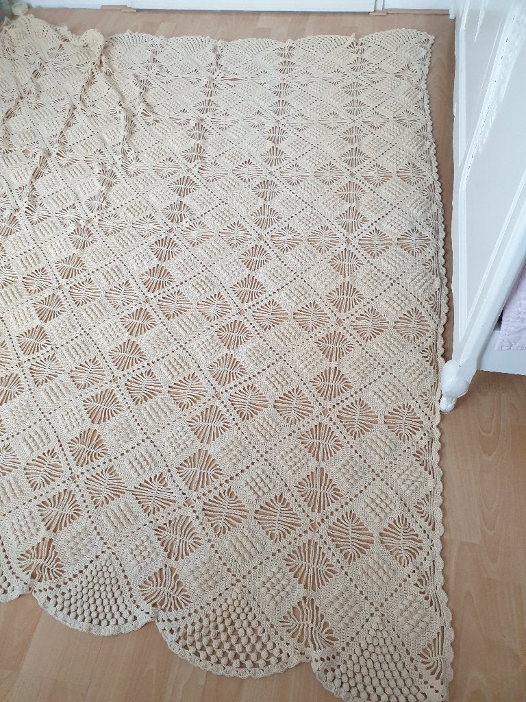 Gehaakte Sprei beige 193x195cm zo goed als nieuw, Huis en Inrichting, Woonaccessoires | Plaids en Woondekens, Beige, Zo goed als nieuw