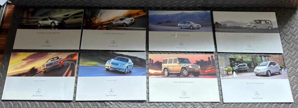 Set van 10 Luxe Mercedes-Benz Brochures (1998-2001), Auto diversen, Handleidingen en Instructieboekjes, Ophalen of Verzenden
