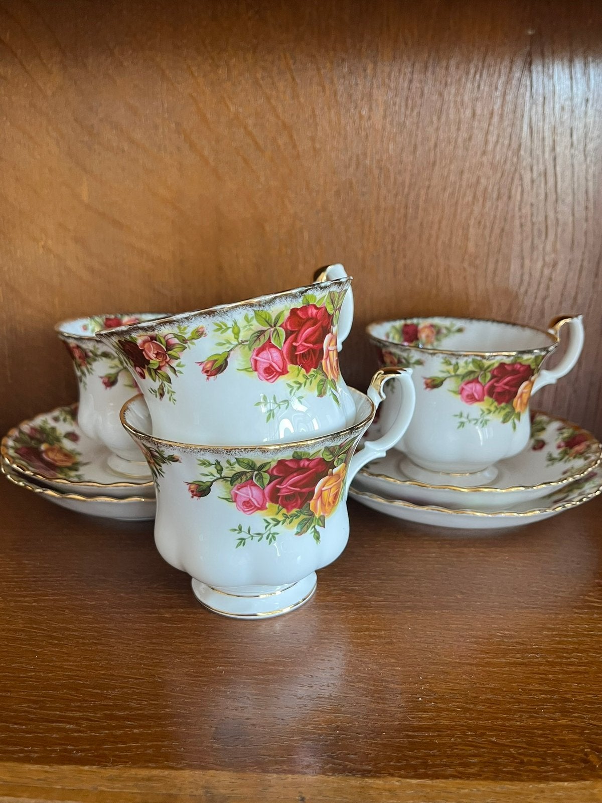 Royal Albert "Old Country Roses" 4 kop en schotel groot, Antiek en Kunst, Antiek | Servies compleet, Ophalen of Verzenden