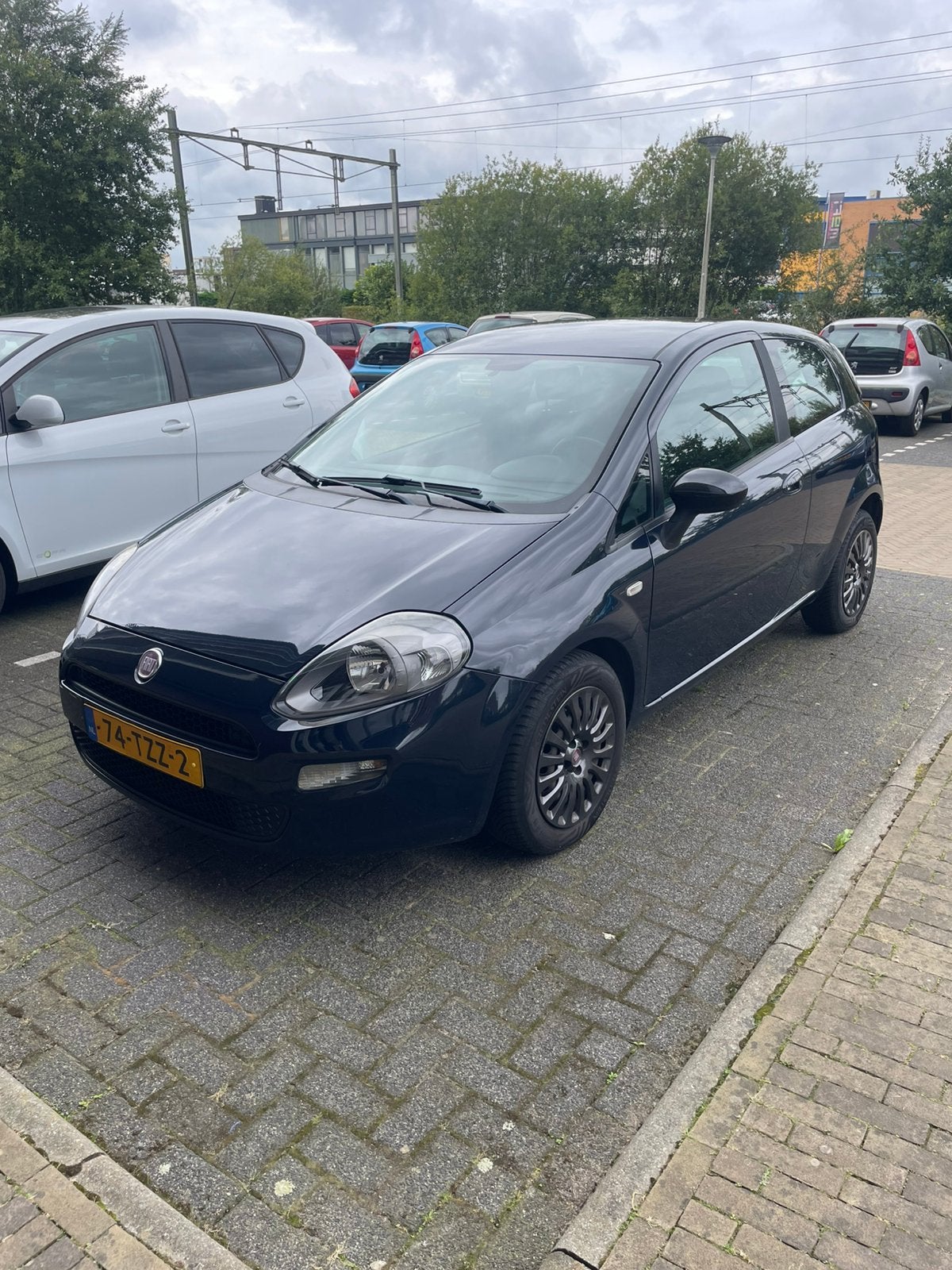 Fiat Punto 0.9 Twinair 85 3-D 2012 Blauw, Auto's, Voorwielaandrijving, 40 €/maand, Origineel Nederlands, 24 km/l