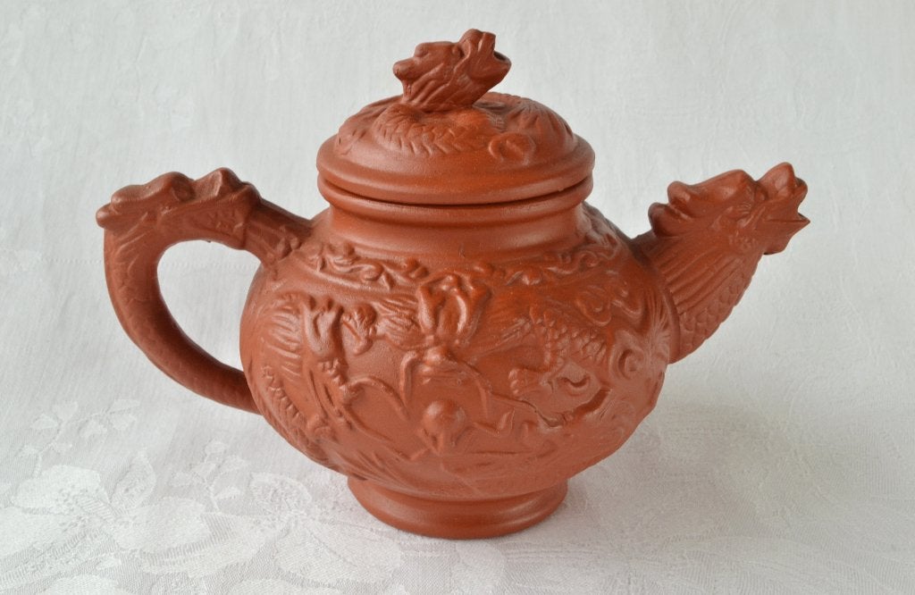 Chinees aardewerk Yixing Trekpotje / Theepotje draken reliëf, Ophalen of Verzenden