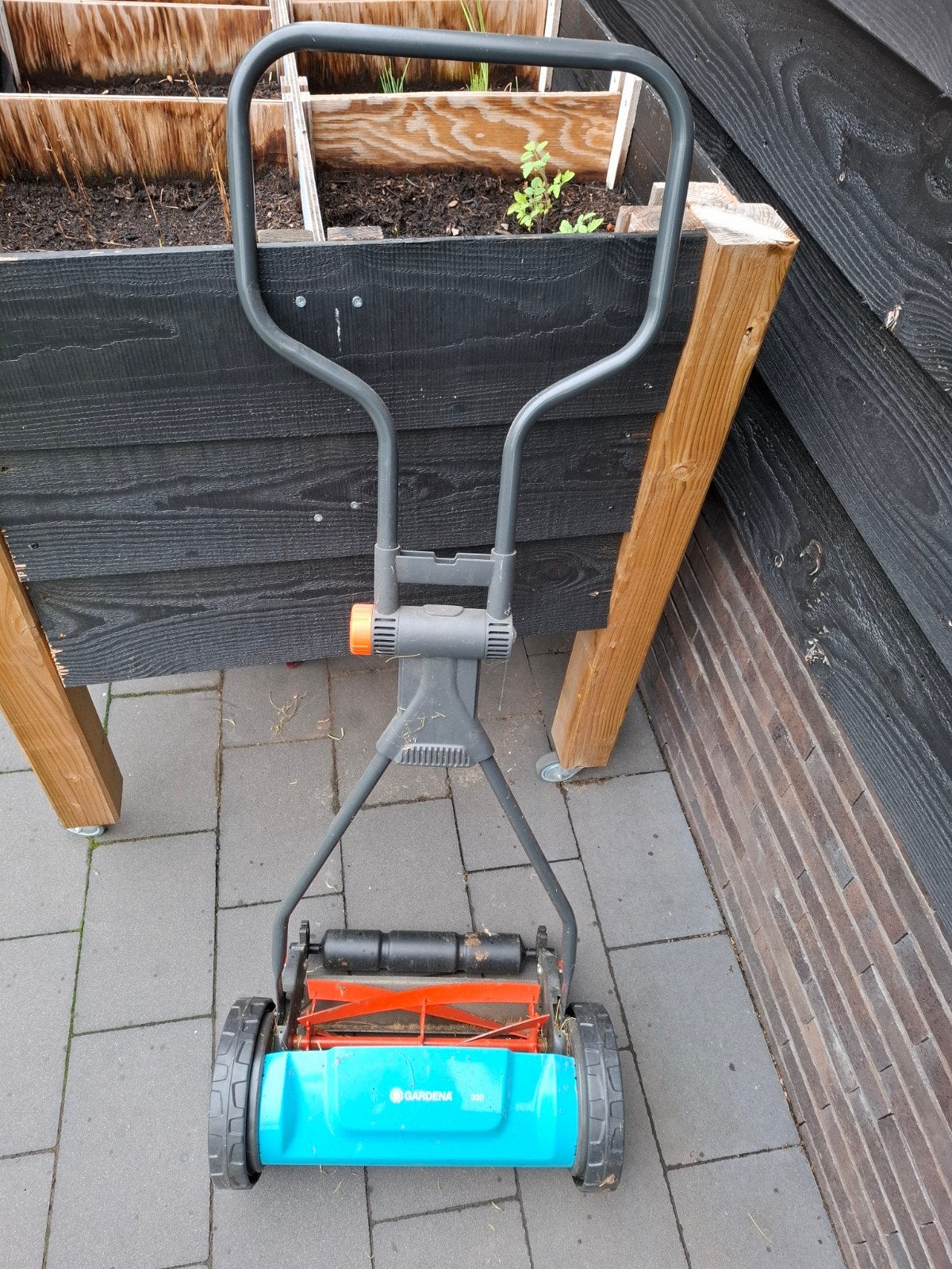 Gardena Handgrasmaaier 330 - Perfect voor kleine gazons, Gebruikt, Handgrasmaaier, Ophalen of Verzenden, 30 t/m 39 cm