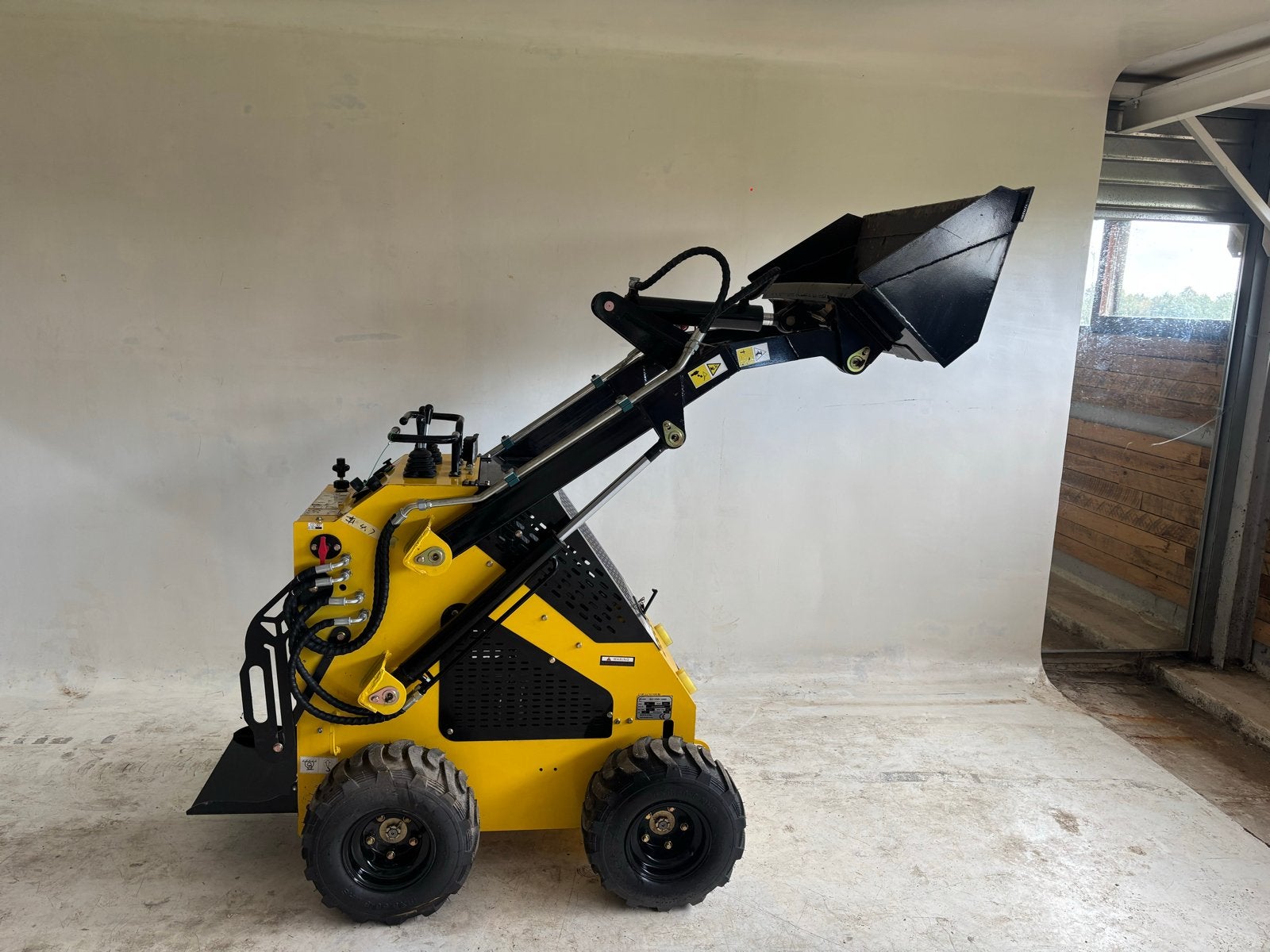 Compacte Wiellader / Shovel - Ideaal voor kleine klussen, Ophalen, Nieuw