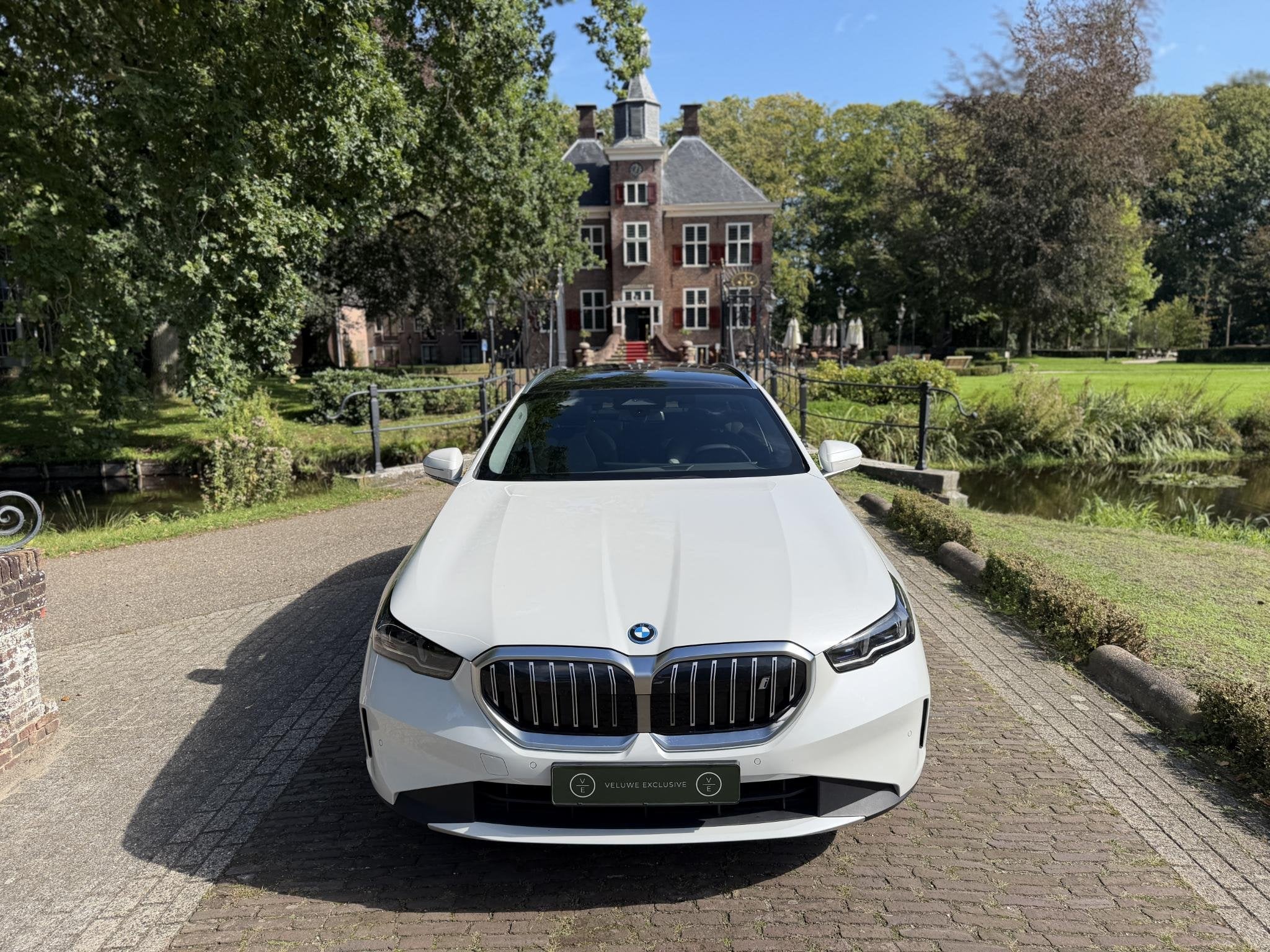 BMW i5 Touring eDrive40 Business Edition 84 kWh | SOH 96% |, Auto's, Automaat, Achterwielaandrijving, Zwart, Automatische klimaatregeling