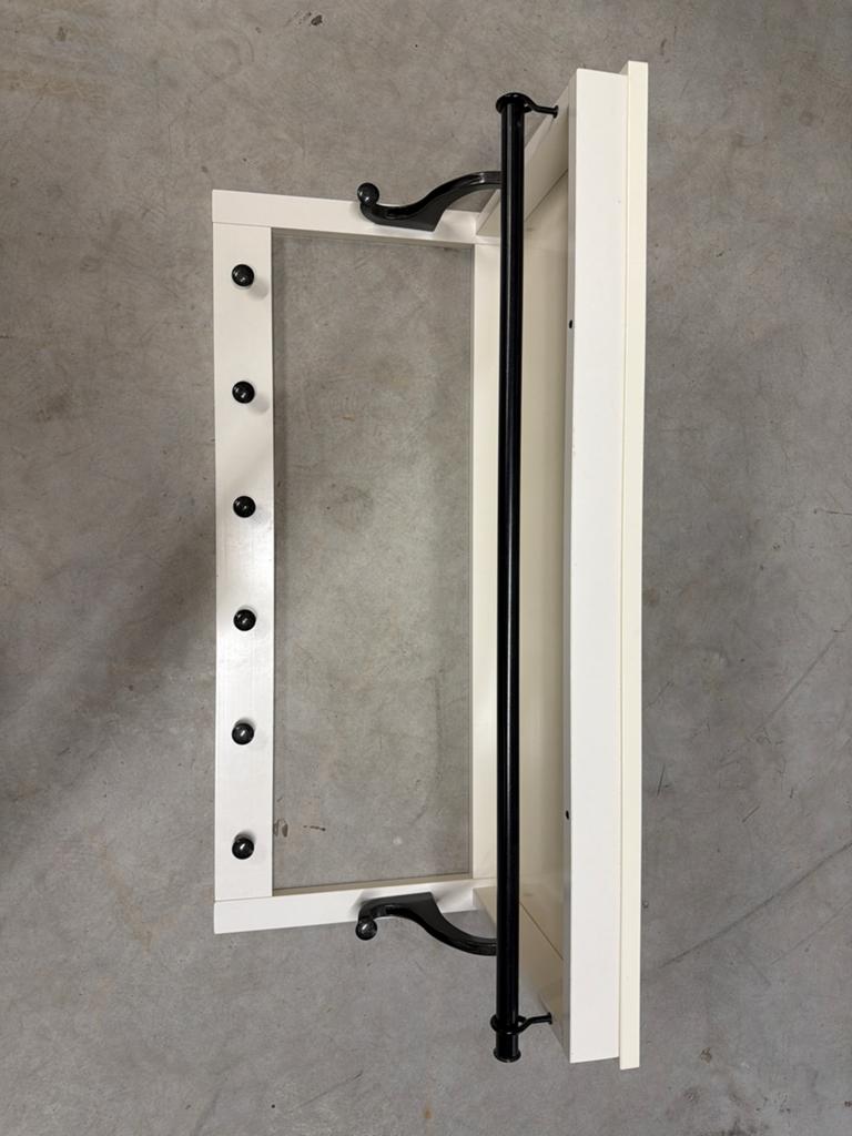 Witte kapstok met zwarte haken / Ikea Hemnes Kapstok, Ophalen, Zo goed als nieuw