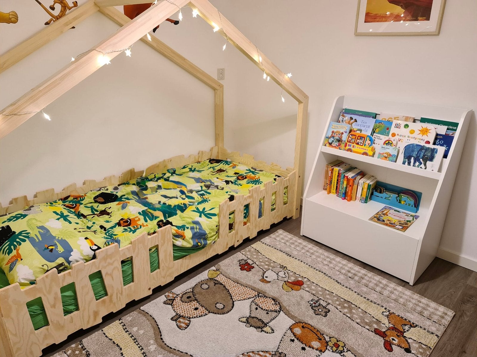 houten bed 90*200 en matras (brand PETIT PUK), 85 tot 100 cm, Zo goed als nieuw, 180 cm of meer, Ophalen
