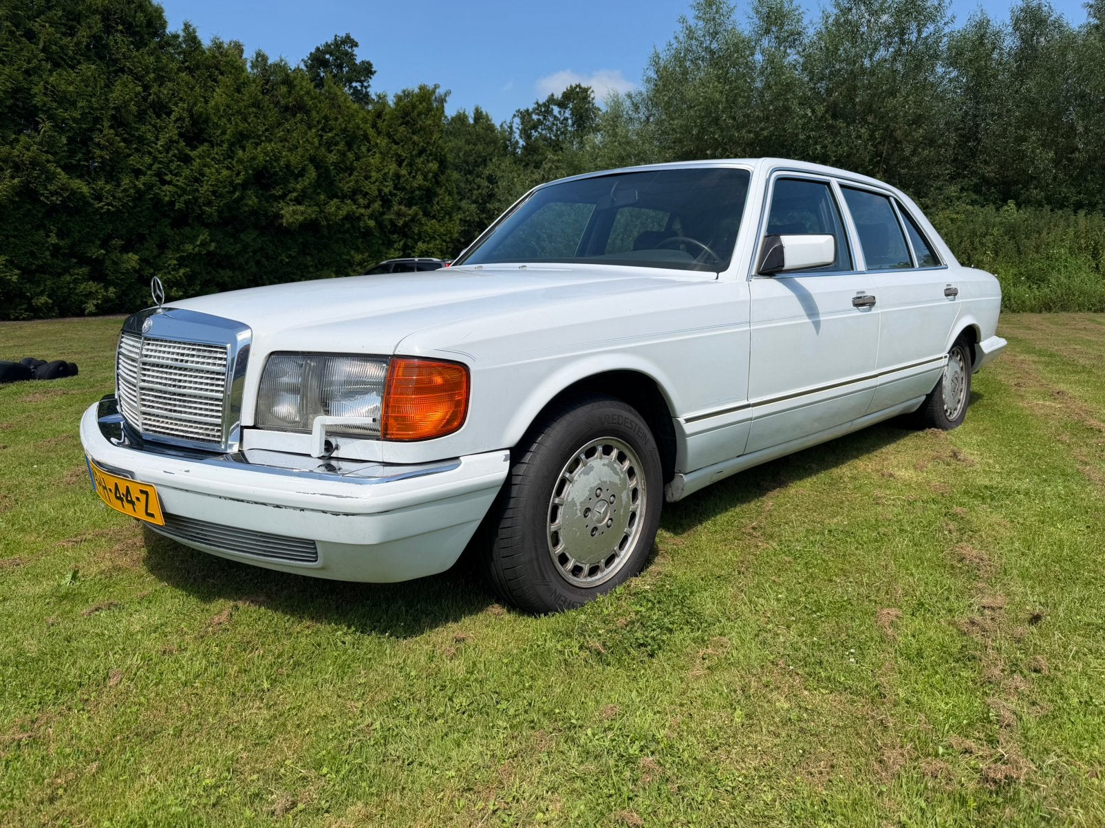 Mercedes 560 SEL (W126) 1987 wegenbelastingvrij, roestvrij!, Automaat, Achterwielaandrijving, 8 cilinders, Wit