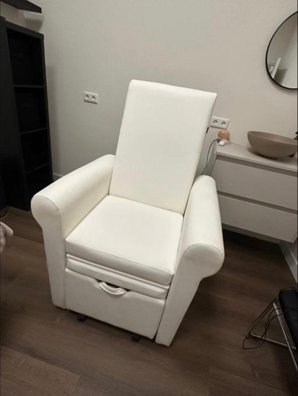 Luxe pedicure stoel met uitschuifbaar voetenbad, Ophalen of Verzenden, Kevin, Kevin, Kevin