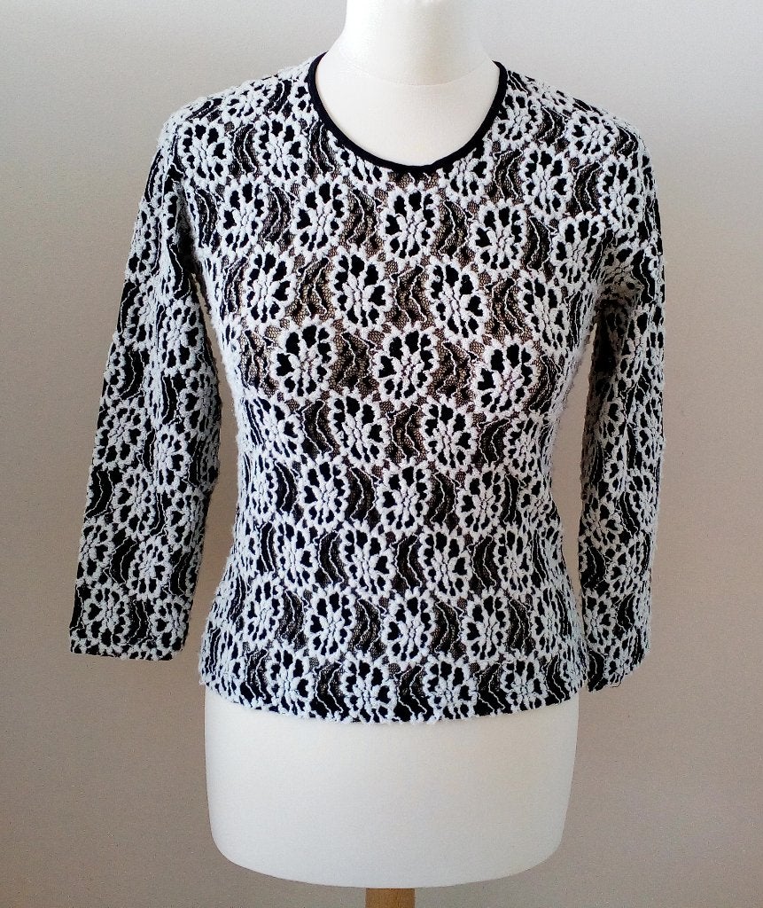 Kanten top, maat 36, Kleding | Dames, Tops, Zwart, Ophalen of Verzenden, Onbekend, Lange mouw