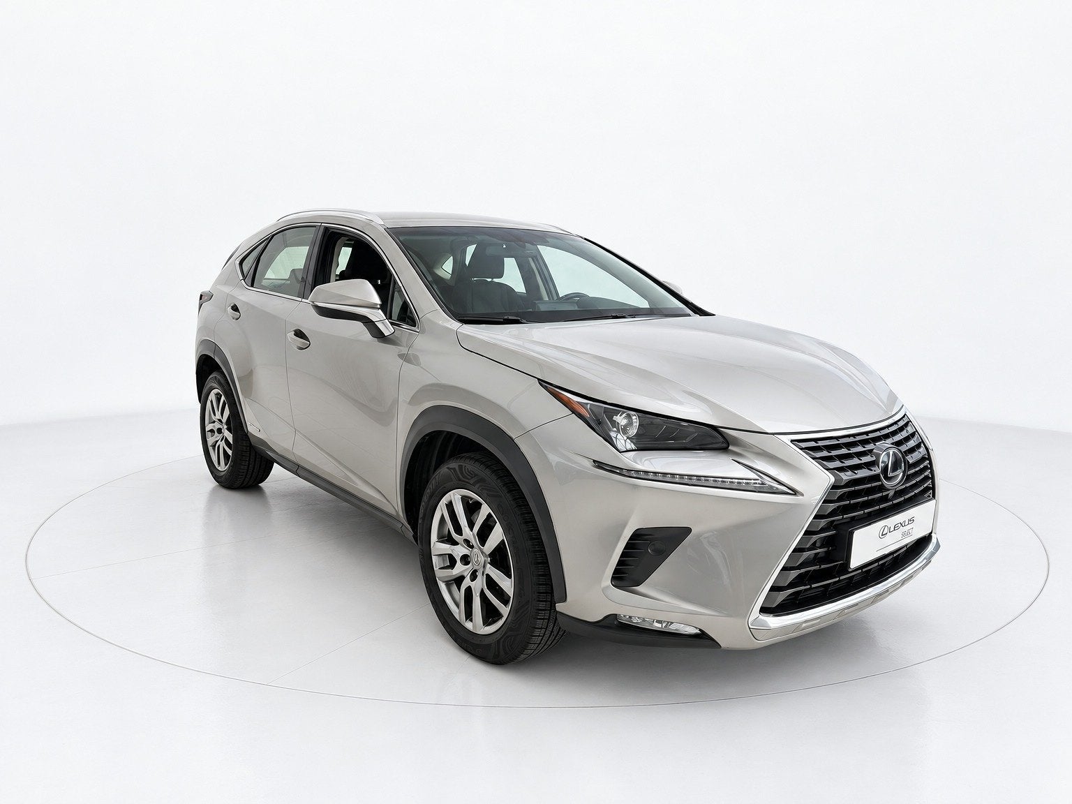 Lexus NX 300h AWD Premium | Carplay | Panoramadak | Stoelver, Auto's, Gebruikt, Met garantie (alle), 1760 kg, Leder