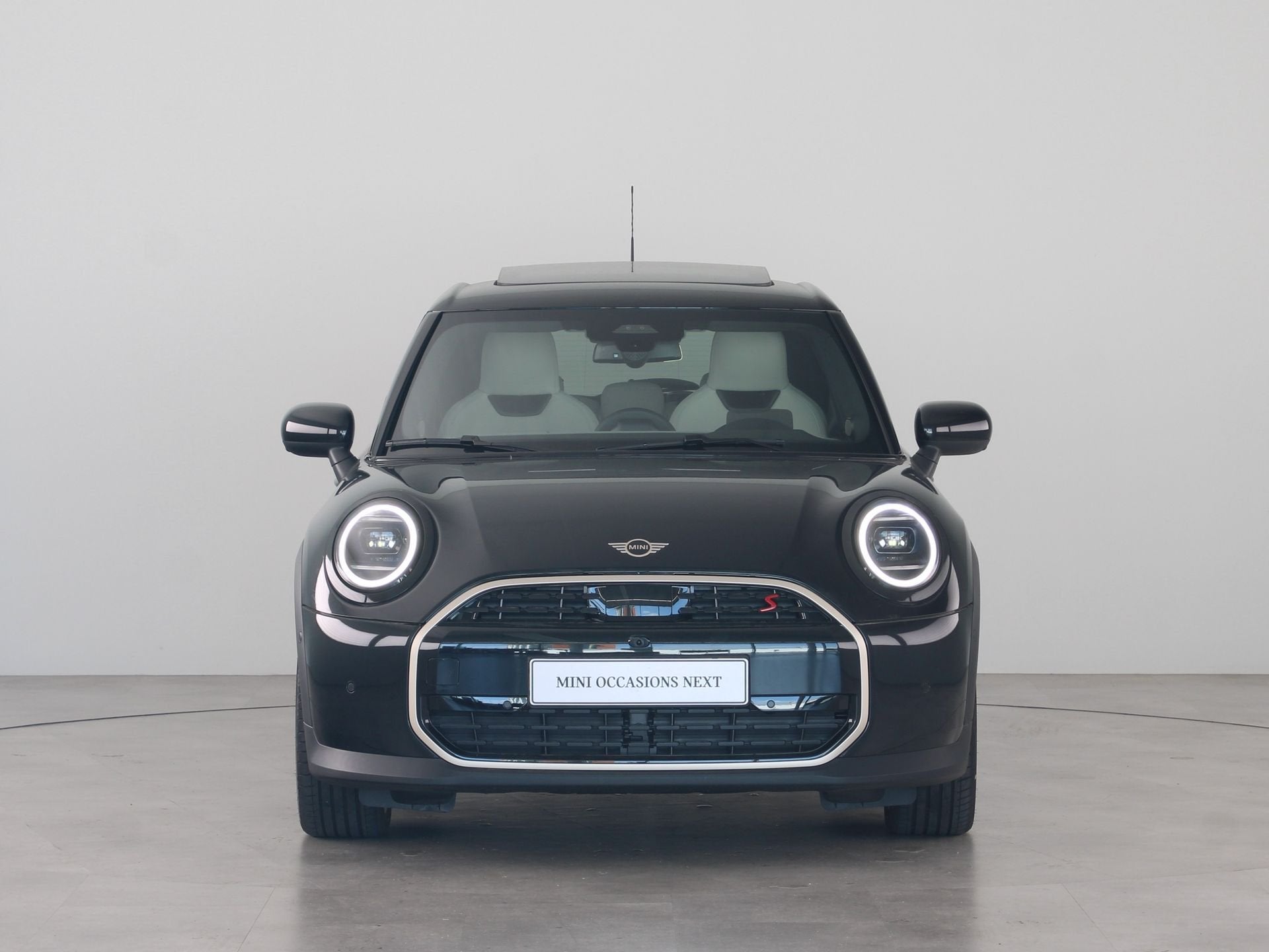 MINI 5-deurs Cooper S Favoured Pakket XL (bj 2026), 4 cilinders, Met garantie (alle), Zwart, Bedrijf