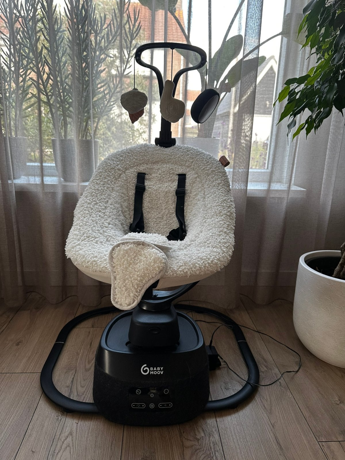 BabyMoov schommelstoel met muziek en beweging, Kinderen en Baby's, Wipstoeltjes, Schommelstoel, Ophalen, Overige merken, Met gordel(s) of riempje(s)