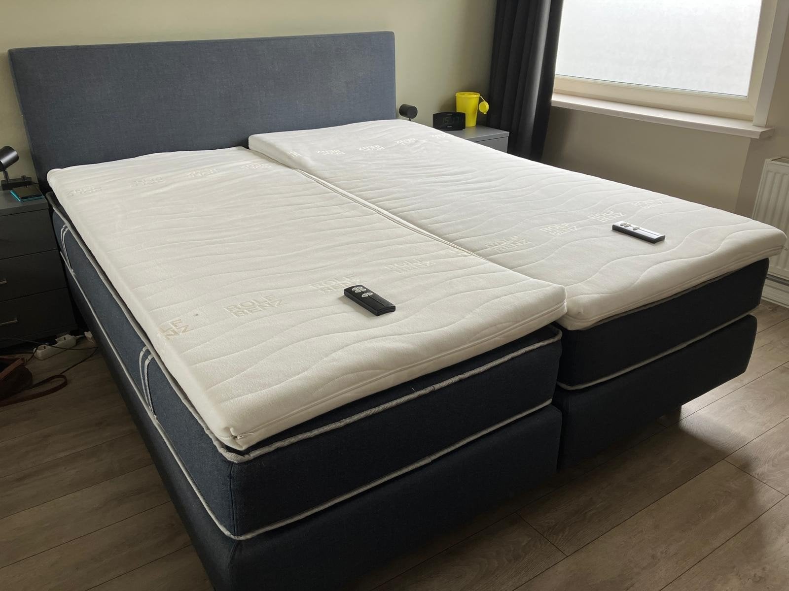 Elektrisch Auping bed 210x180 met verstelbare hoofd- en voet, Huis en Inrichting, Slaapkamer | Bedden, Blauw, 210 cm, Tweepersoons