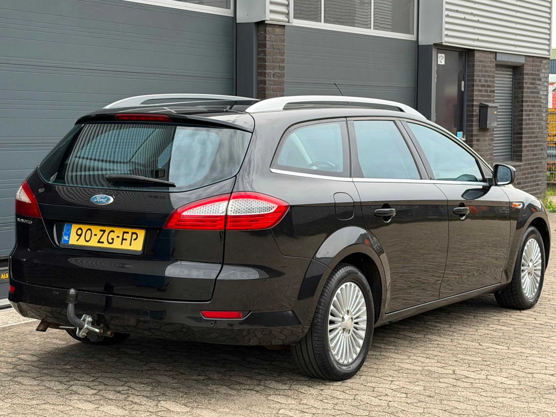 Ford Mondeo Wagon 2.0-16V Titanium AIRCO CRUISE PDC TREKHAAK, Auto's, Stof, Gebruikt, Zwart, Mondeo