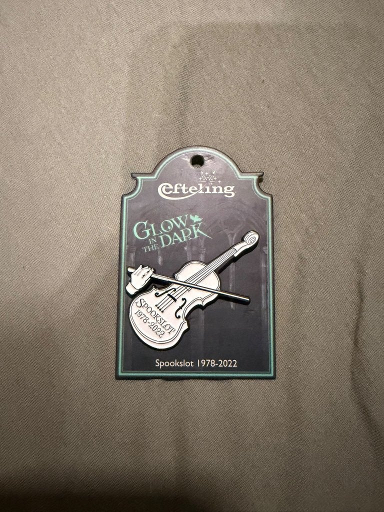 Efteling pin Spookslot 1978-2022 glow in the dark EPP 445, Verzamelen, Ophalen of Verzenden, Nieuw, Button of Speldje