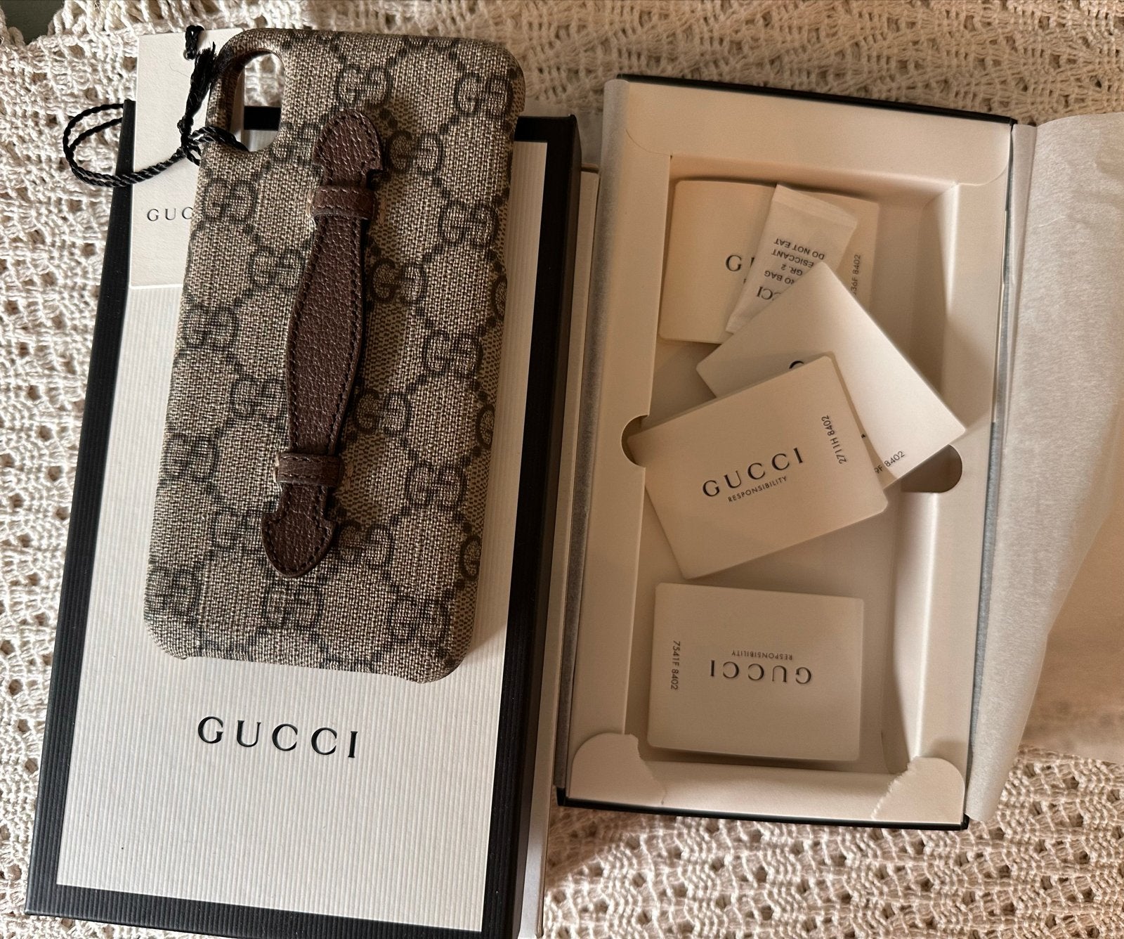 Gucci iPhone hoesje met GG-patroon en handvat, Ophalen of Verzenden, Nieuw, Hoesje of Tasje