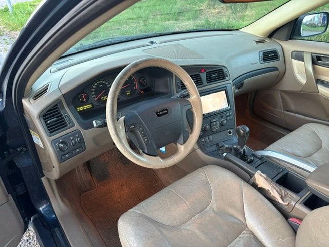 Volvo V70 Cross Country 2.4 T Comfort Line ECC Audio/Navigat, 1636 kg, Beige, Blauw, Vierwielaandrijving