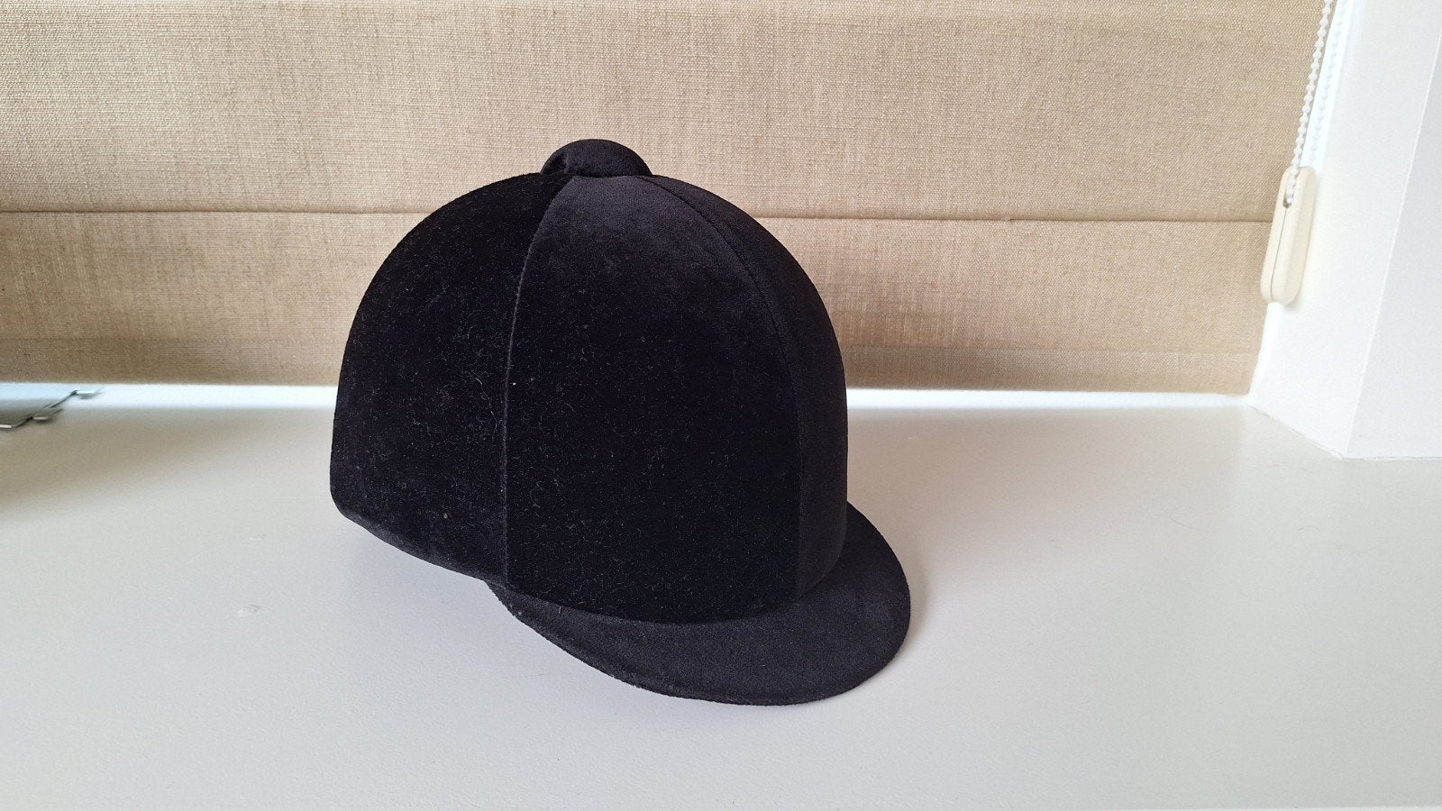 Klasdieke zwart fluwelen Horka cap maat 56, Dieren en Toebehoren, Paardrijkleding, Ophalen of Verzenden, Dressuur
