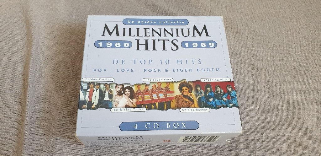 Te koop 4cd box unieke collectie millennium hits, Cd's en Dvd's, Cd's | Verzamelalbums, Ophalen of Verzenden, Zo goed als nieuw