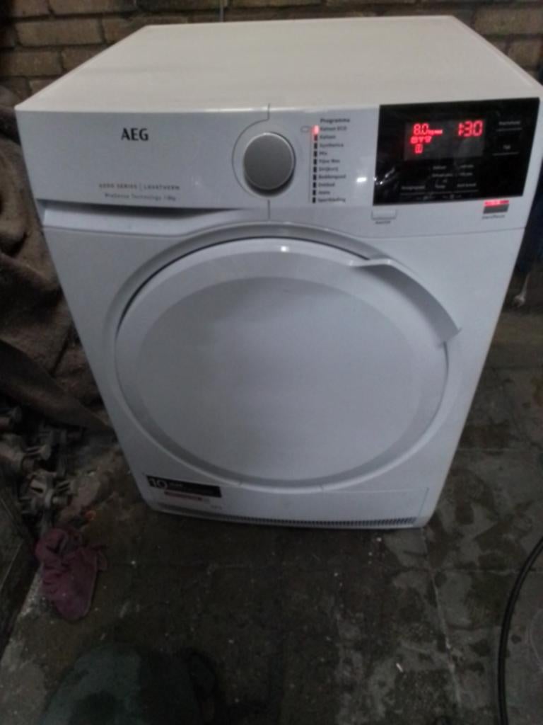 Aeg condensdroger 8 kg, Ophalen, 6 tot 8 kg, Gebruikt, Minder dan 85 cm