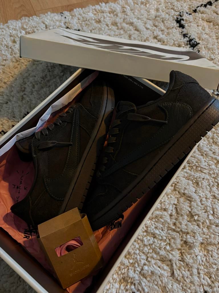 nike Jordan travis scott velvet brown, Bruin, Ophalen of Verzenden, Sneakers of Gympen, Zo goed als nieuw