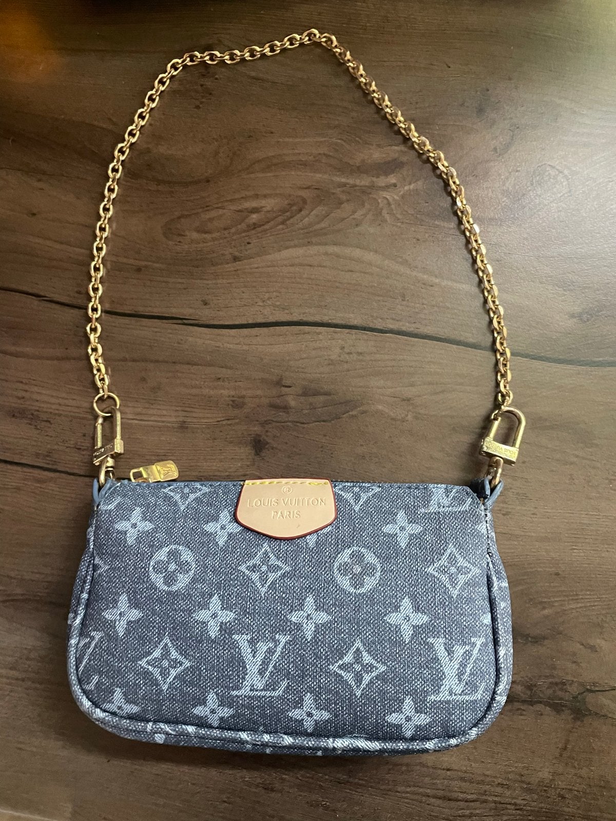 Louis Vuitton Pochette Accessoires Monogram Denim, Sieraden, Tassen en Uiterlijk, Tassen | Damestassen, Ophalen of Verzenden, Zo goed als nieuw