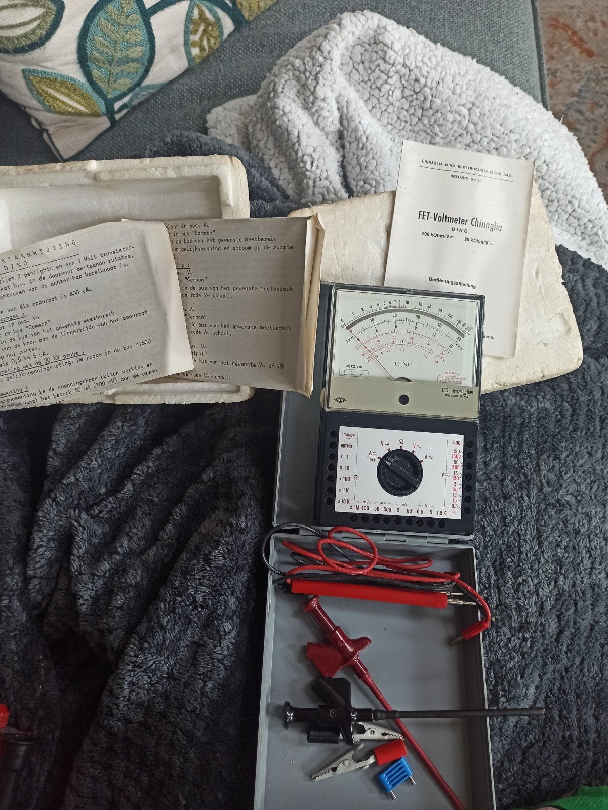 Vintage Chinaglia DINO FET-Voltmeter met accessoires, Doe-het-zelf en Verbouw, Ophalen, Zo goed als nieuw, Multimeter