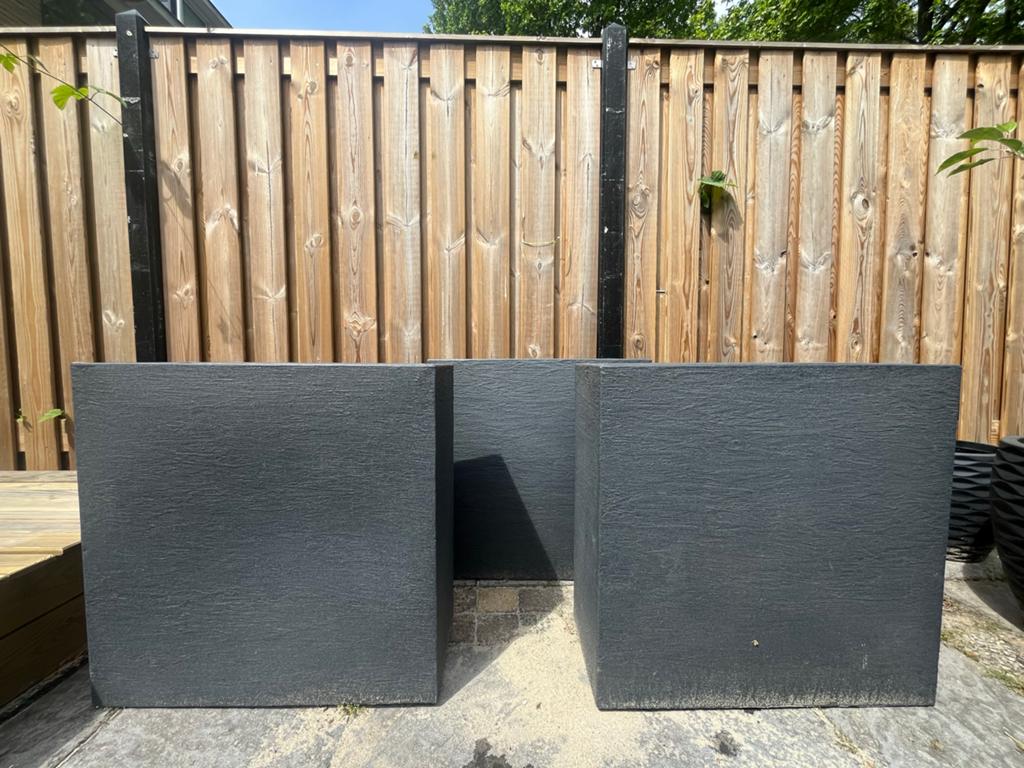3 Bloembakken - Vierkant, Grijs/Antraciet, Tuin en Terras, Ophalen, Overige materialen, Gebruikt, Balkon