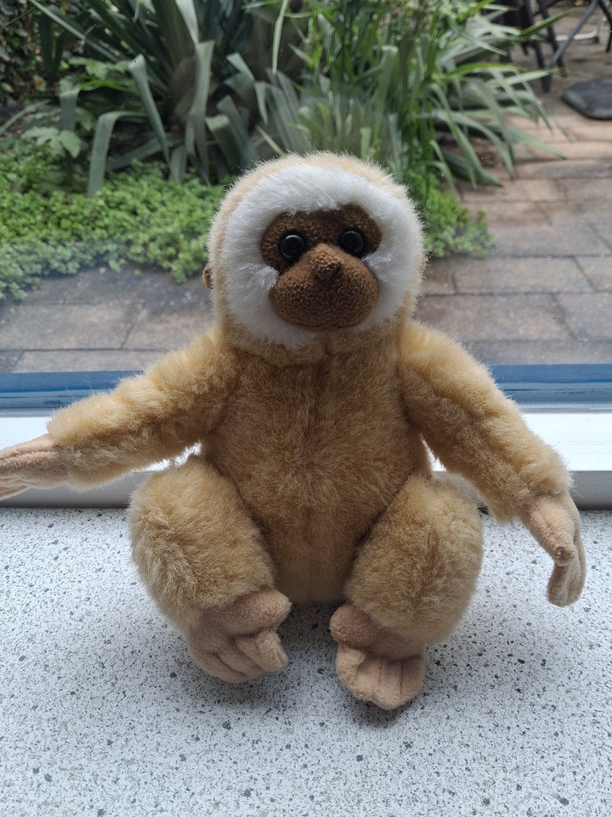 Pluche aap beige merk P.I.A Holland meet ca 25 cm, Ophalen of Verzenden, Zo goed als nieuw, Wasbaar, Beige