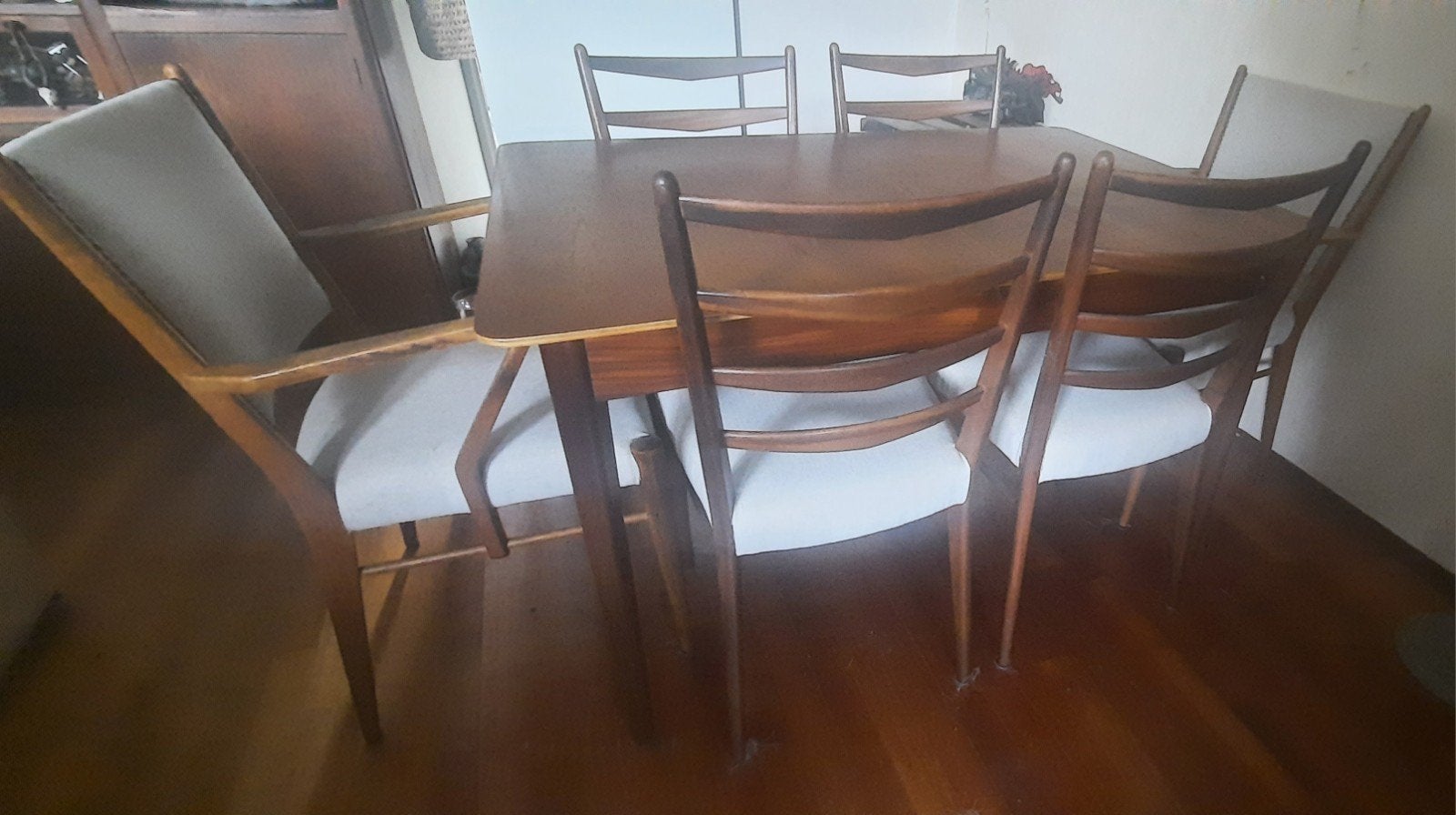 NIET GRATIS Retro uitschuifbare tafel met 6 stoelen uit 1958, Ophalen, Huis en Inrichting