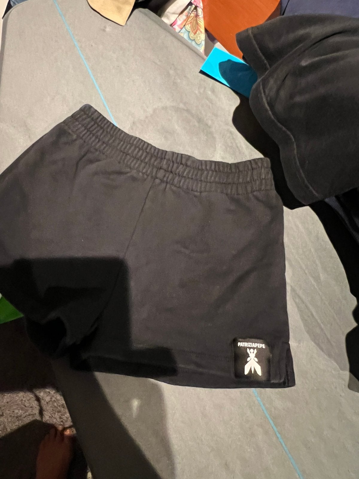 PATRIZIA PEPE short maat m 140 zgan, Ophalen of Verzenden, Zo goed als nieuw, Meisje, Broek