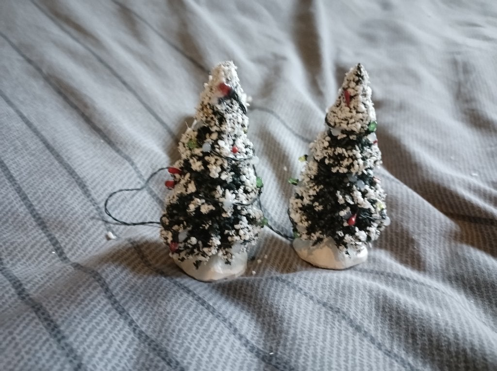 Kerstboom 2x voor kerstdorp, Ophalen, Gebruikt