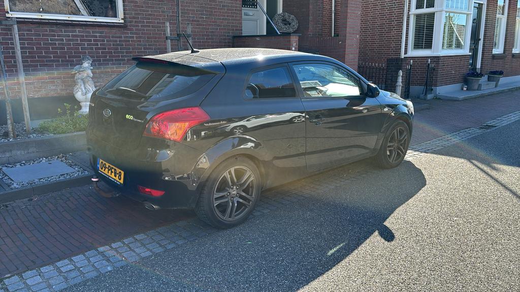 Kia pro Ceed 1.4 Cvvt 2011 Zwart, Auto's, Kia, Voorwielaandrijving, 4 cilinders, 1396 cc, Zwart
