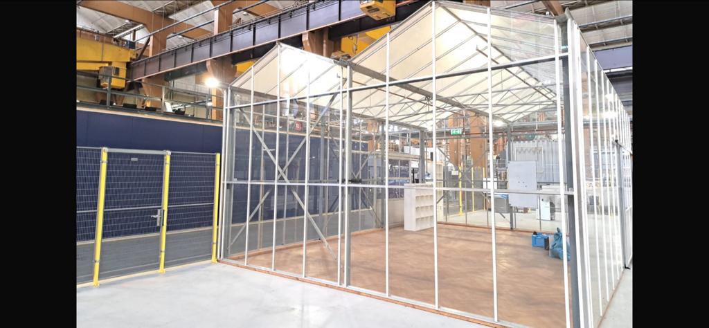 Grote kas 9,6x6,4x3,5m - Ideaal voor kweek of opslag, Eén persoon, Ticket of Toegangskaart