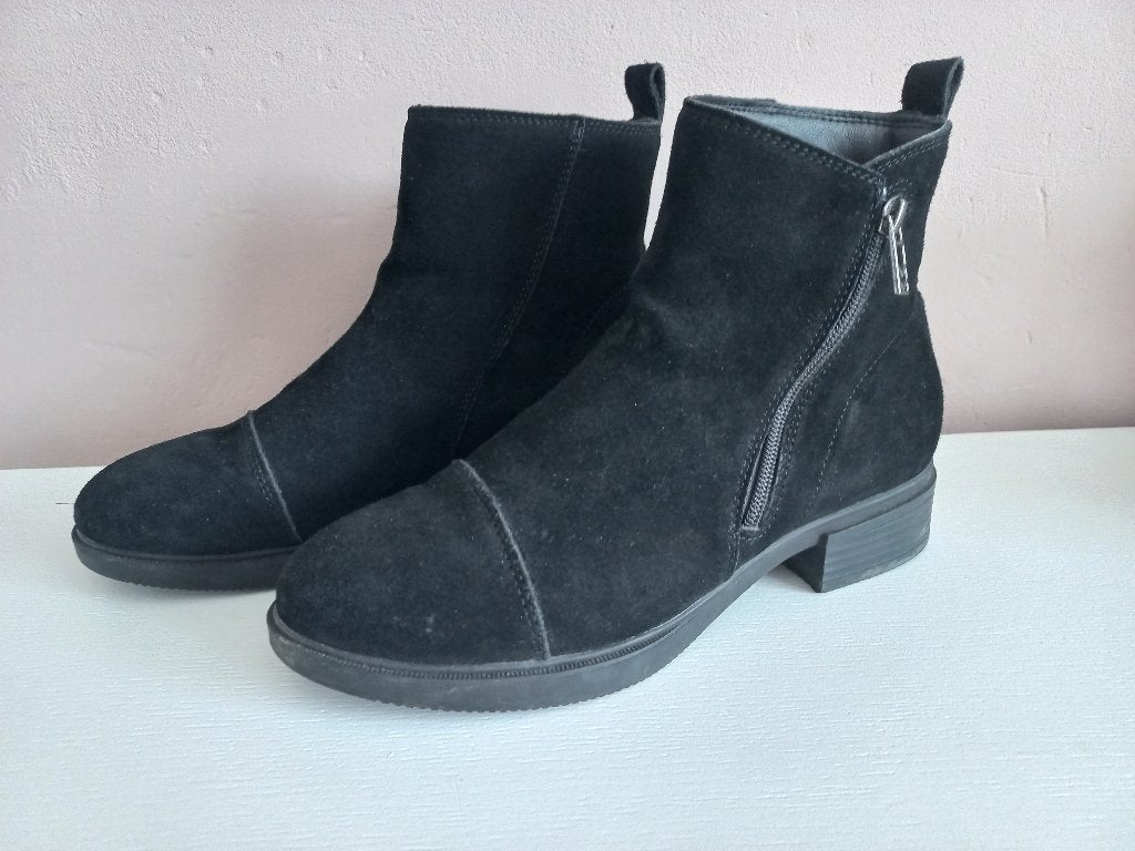 Skechers dry foam dames enkellaarsjes zwart suède maat 39, Skechers, Zwart, Lage of Enkellaarzen, Ophalen of Verzenden