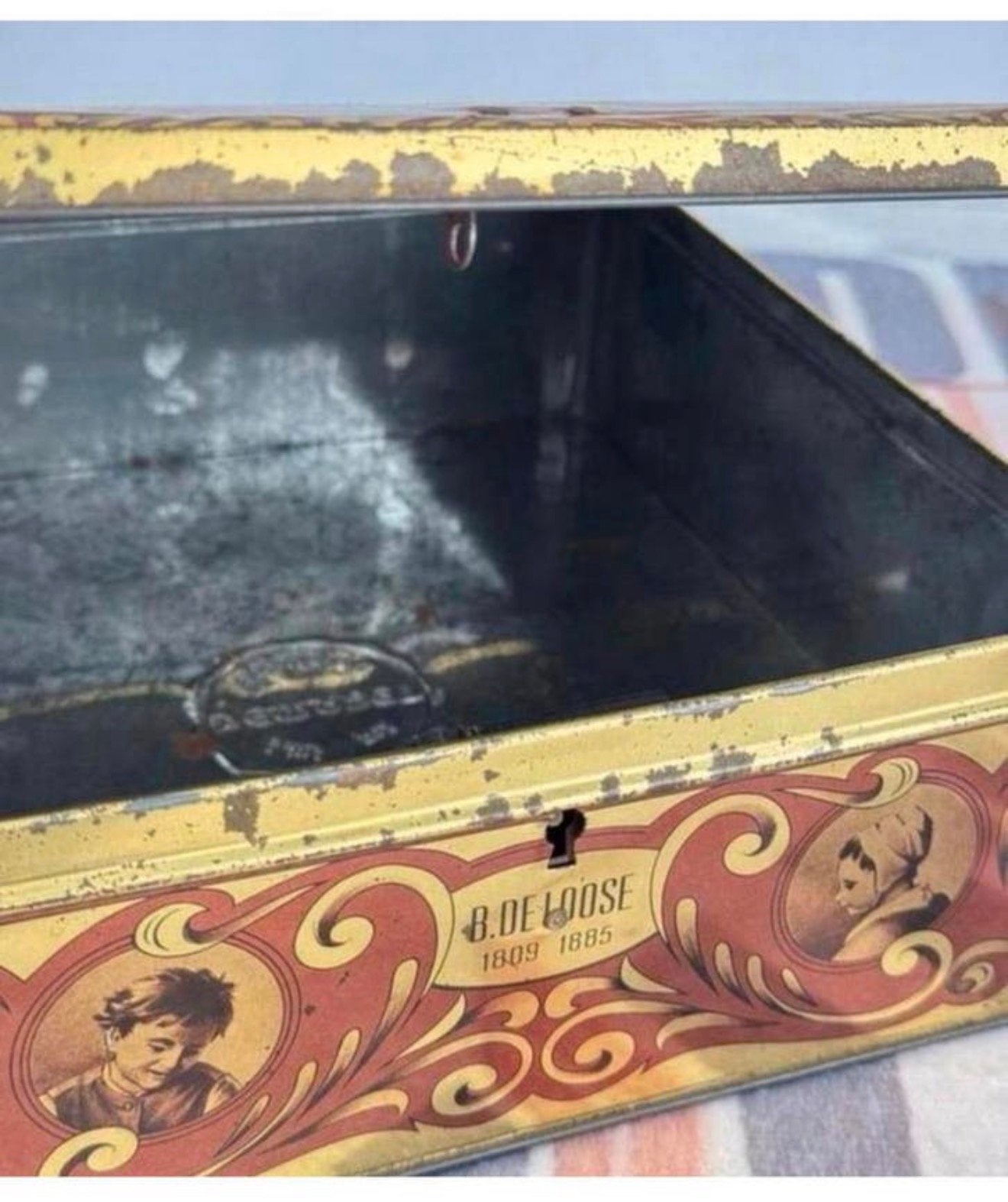 Oud Antiek Blik Demaret Chocola De Loose 1950 met slot, Verzamelen, Blikken, Ophalen of Verzenden, Zo goed als nieuw, Overige