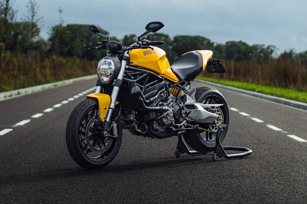 Ducati Monster 821 | Facelift | 15.730 km | 2017, 2 cilinders, Occasion, ABS, Motorrijbewijs A