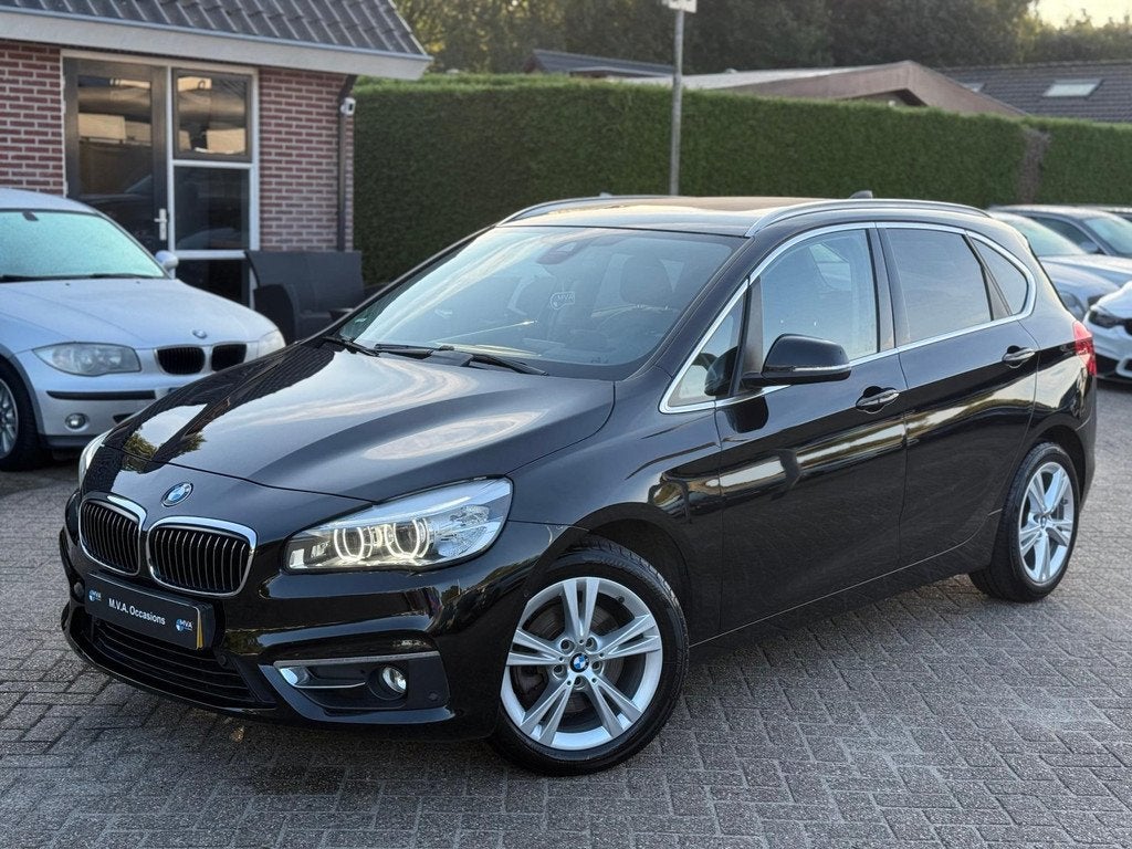 BMW 2-serie Active Tourer 218i Luxury|Head Up|Leder|Lane ass, Auto's, BMW, Voorwielaandrijving, 136 pk, Gebruikt, Zwart