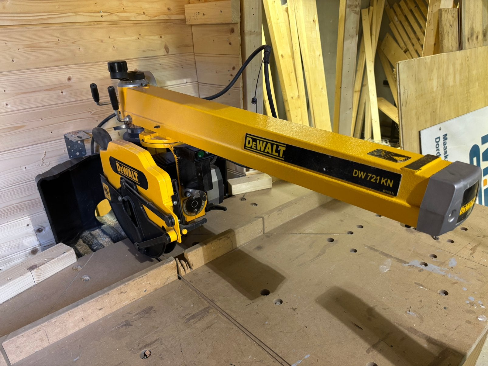 DE WALT radiaalzaagmachine afkortzaag 300 mm dw 721 kn 230v, Ophalen, 70 mm of meer, Zo goed als nieuw, Afkortzaag