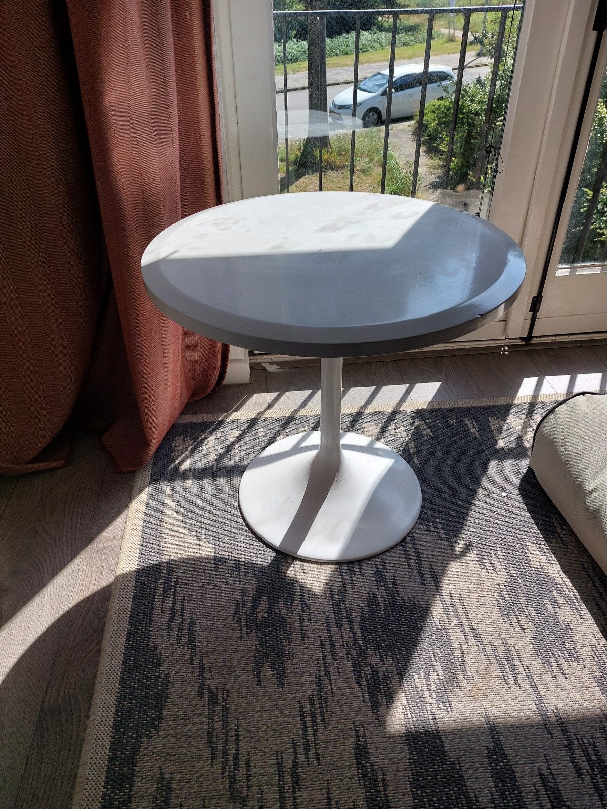 Leuk bijzettafel/knutseltafel kinderkamer trompetvoet, Minder dan 55 cm, Gebruikt, Rond, Ophalen