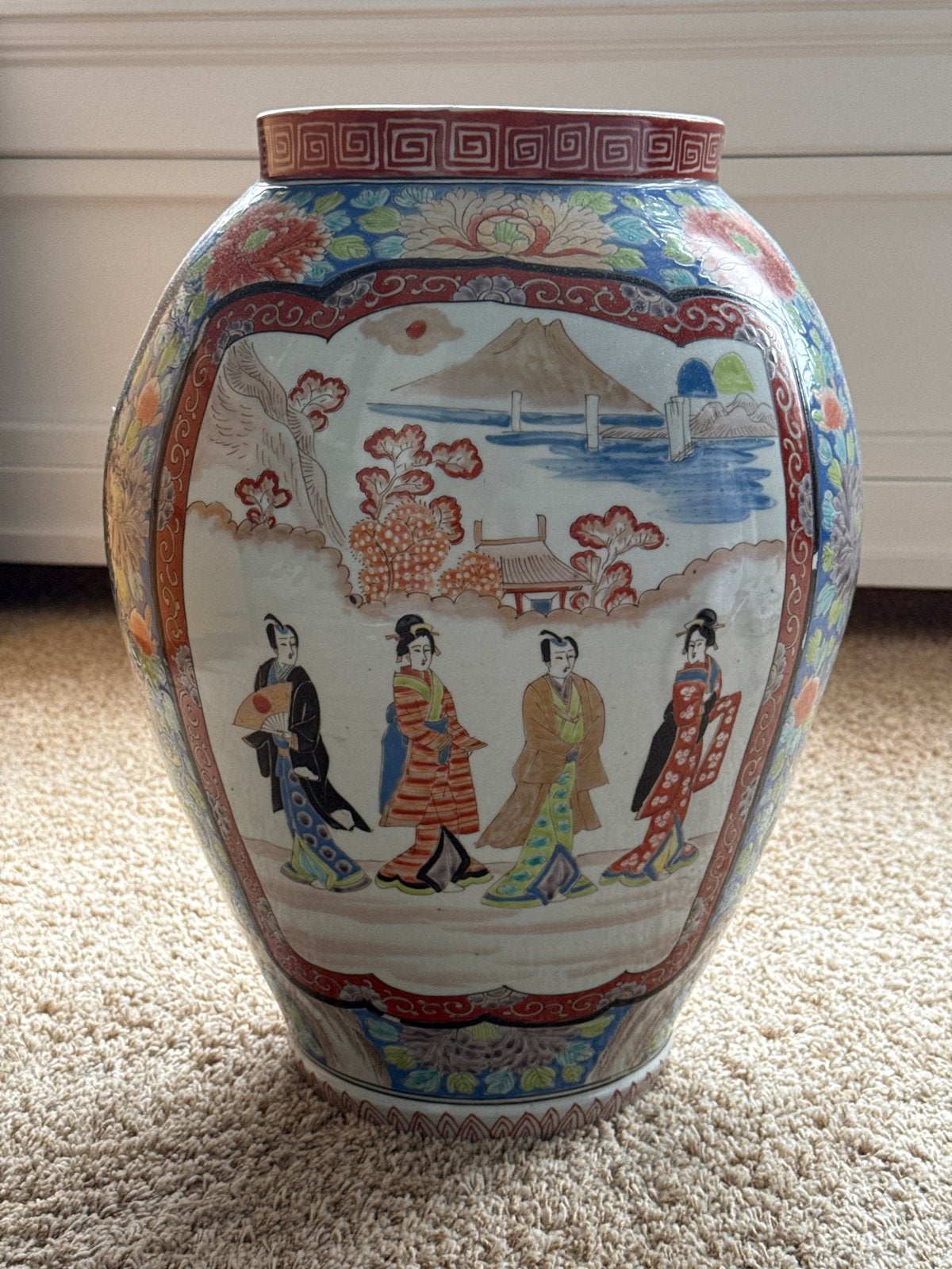 Grote Japanse vaas met handgeschilderde decoraties, Ophalen