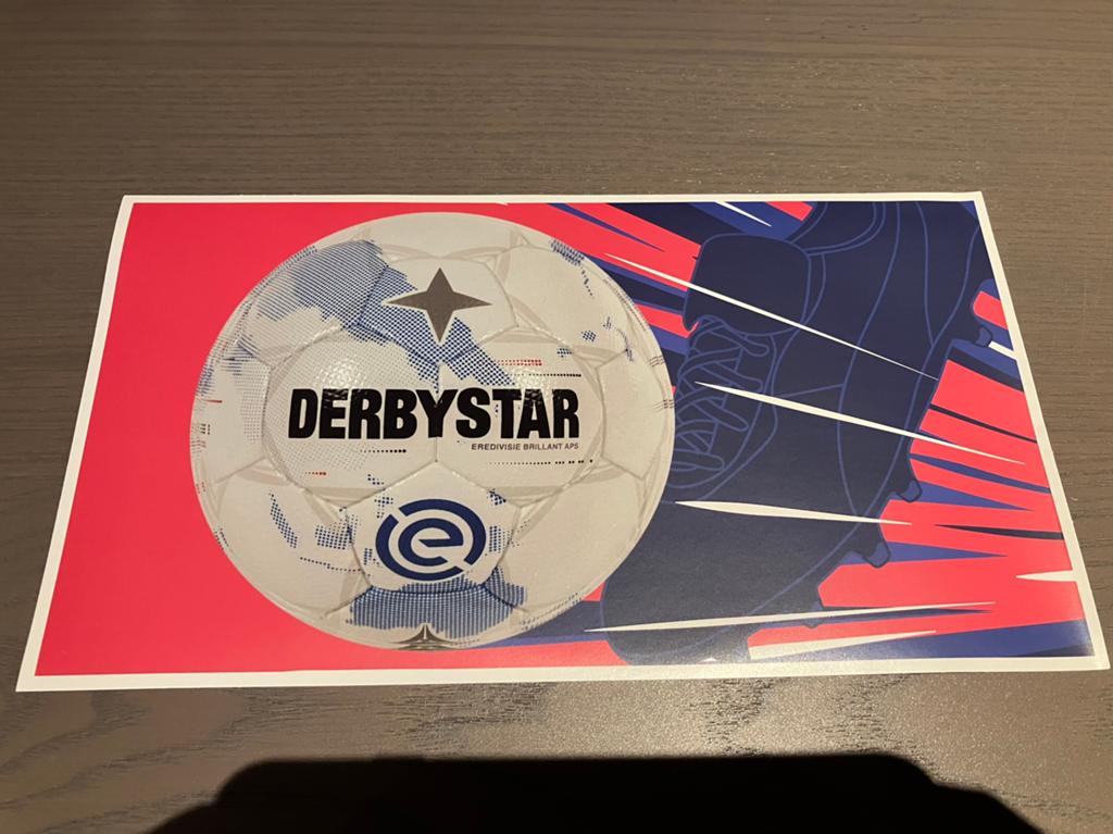 Plus XXL voetbalplaatje Derbystar. Gratis!!, Verzamelen, Supermarktacties, Plus, Verzenden
