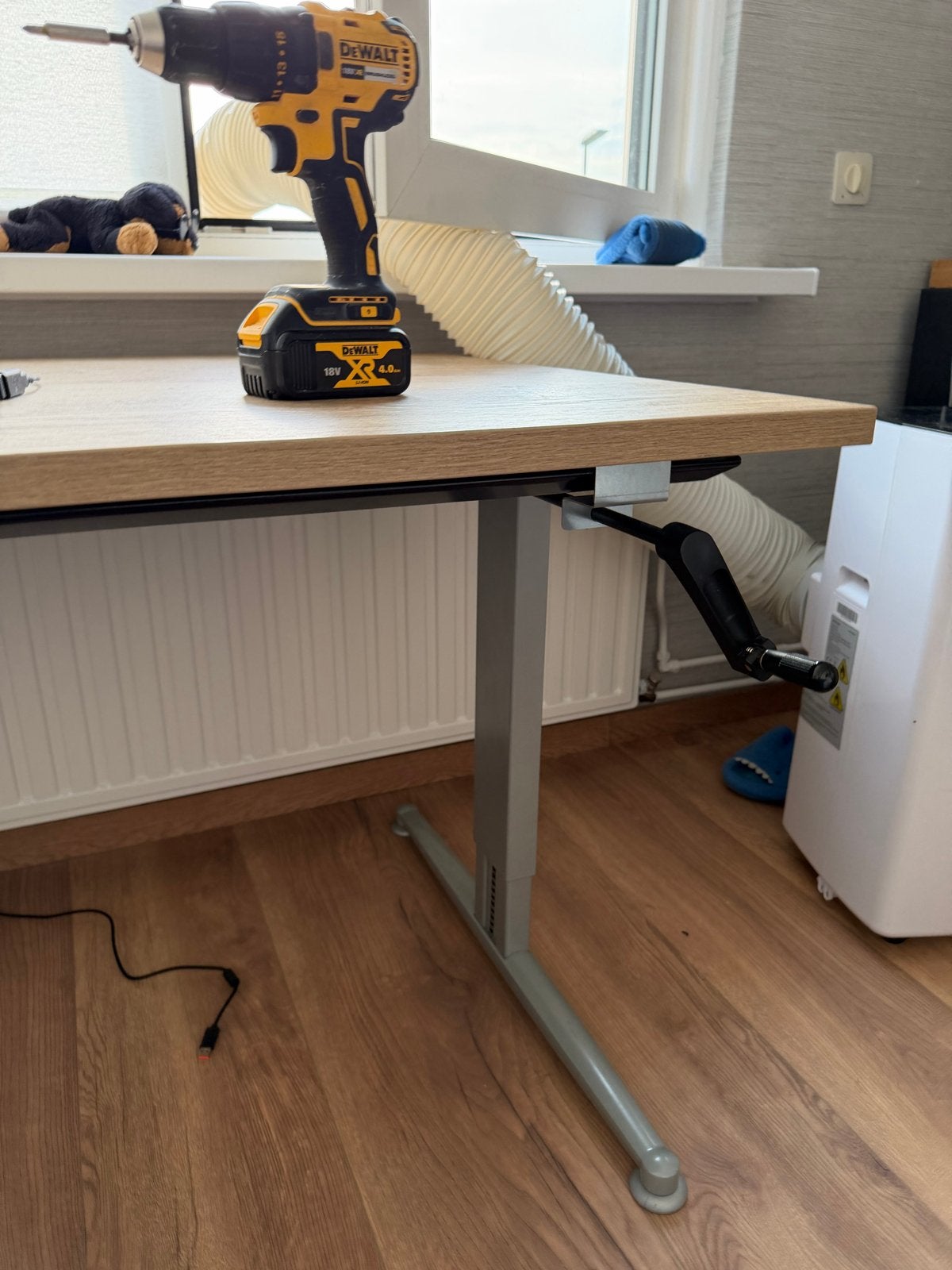 Verstelbaar bureau - Zit-sta bureau (bijna nieuwstaat), Ophalen, Zit-sta bureau, Hout, In hoogte verstelbaar