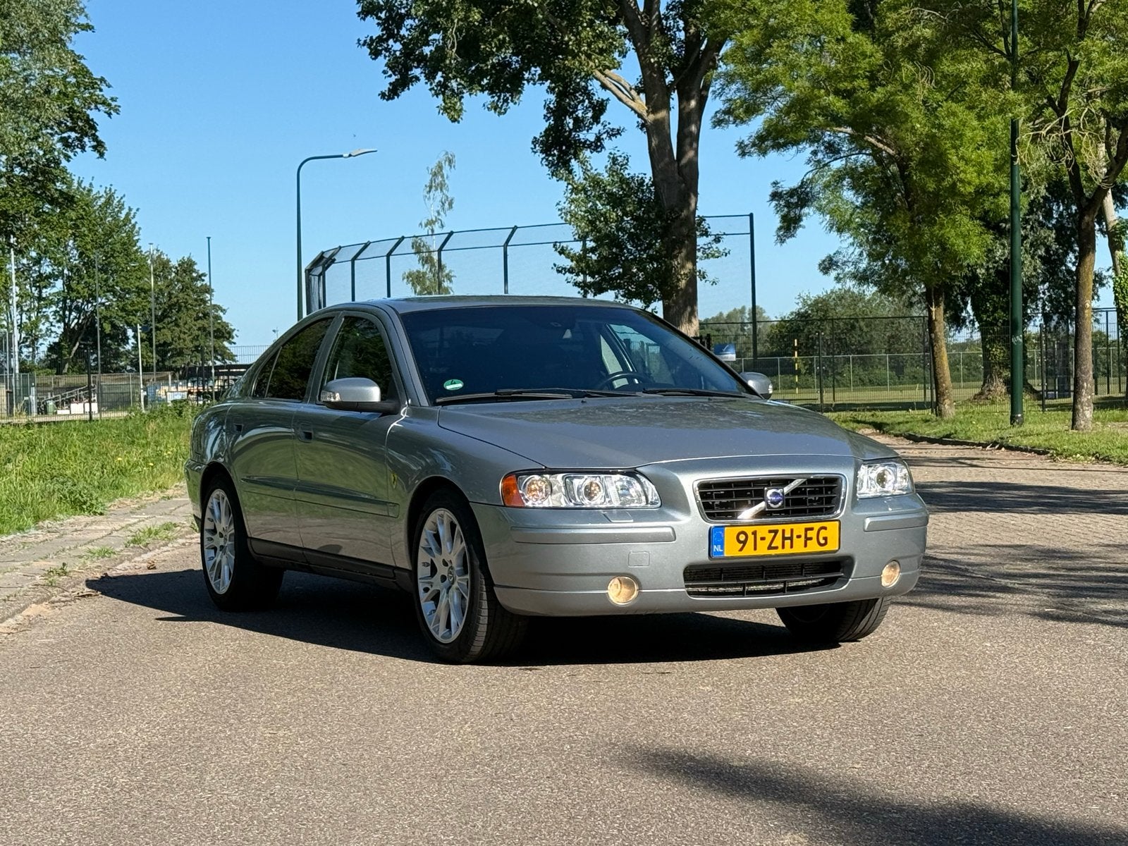 Volvo S60 2.4 140PK AUT 2008 Grijs, Auto's, Volvo, S60, 75 €/maand, 2435 cc, Particulier