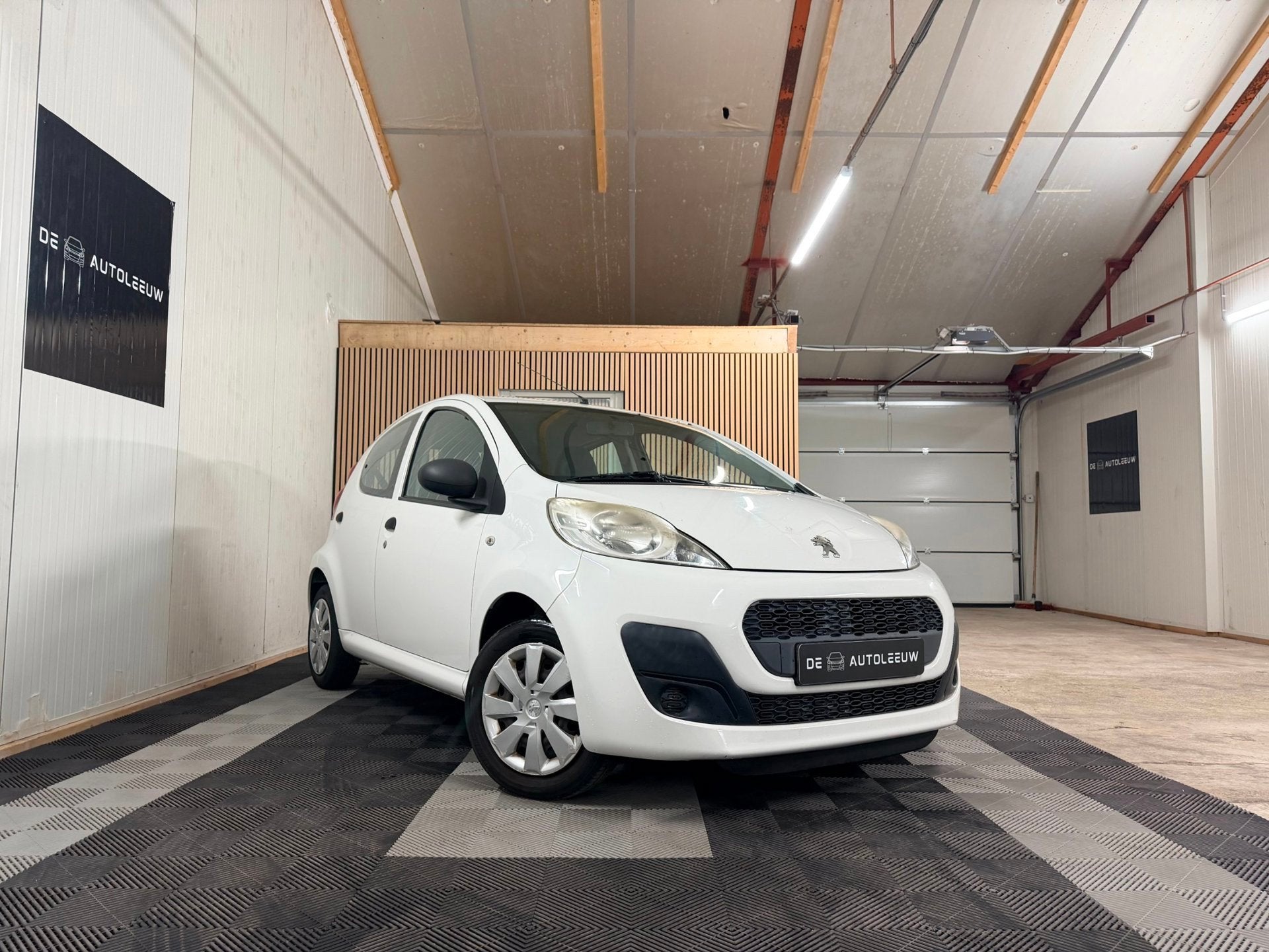 Peugeot 107 1.0 Access Accent Facelift |AIRCO|NW KOPPELING|N, Auto's, Voorwielaandrijving, Euro 5, Stof, Gebruikt
